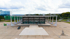 Imagem da notícia STF suspende “penduricalhos” no serviço público e limita remuneração ao teto constitucional